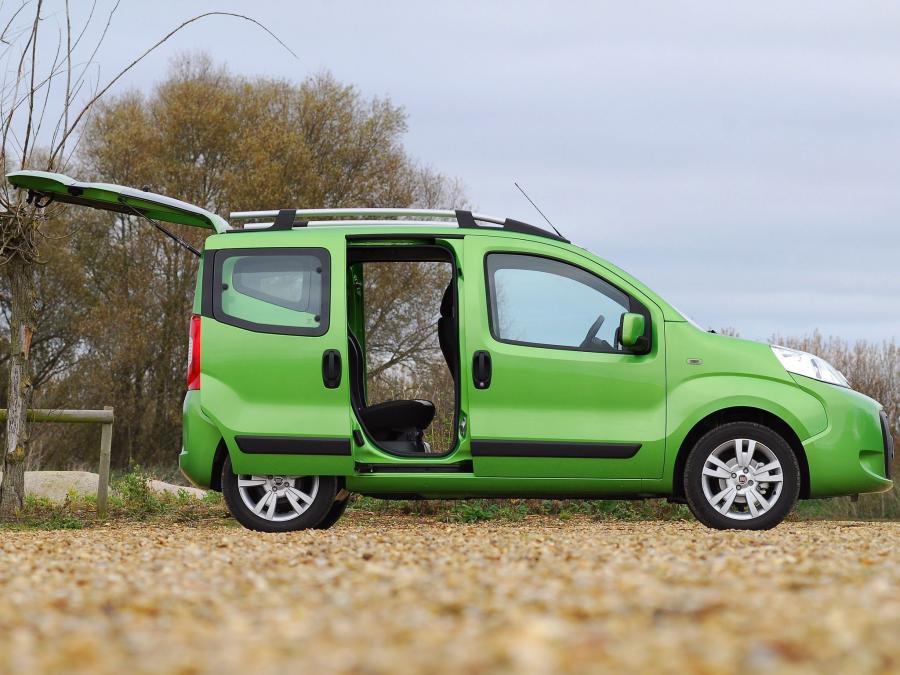  Fiat Qubo 2009 года  (UK) (фото 7 из 16)